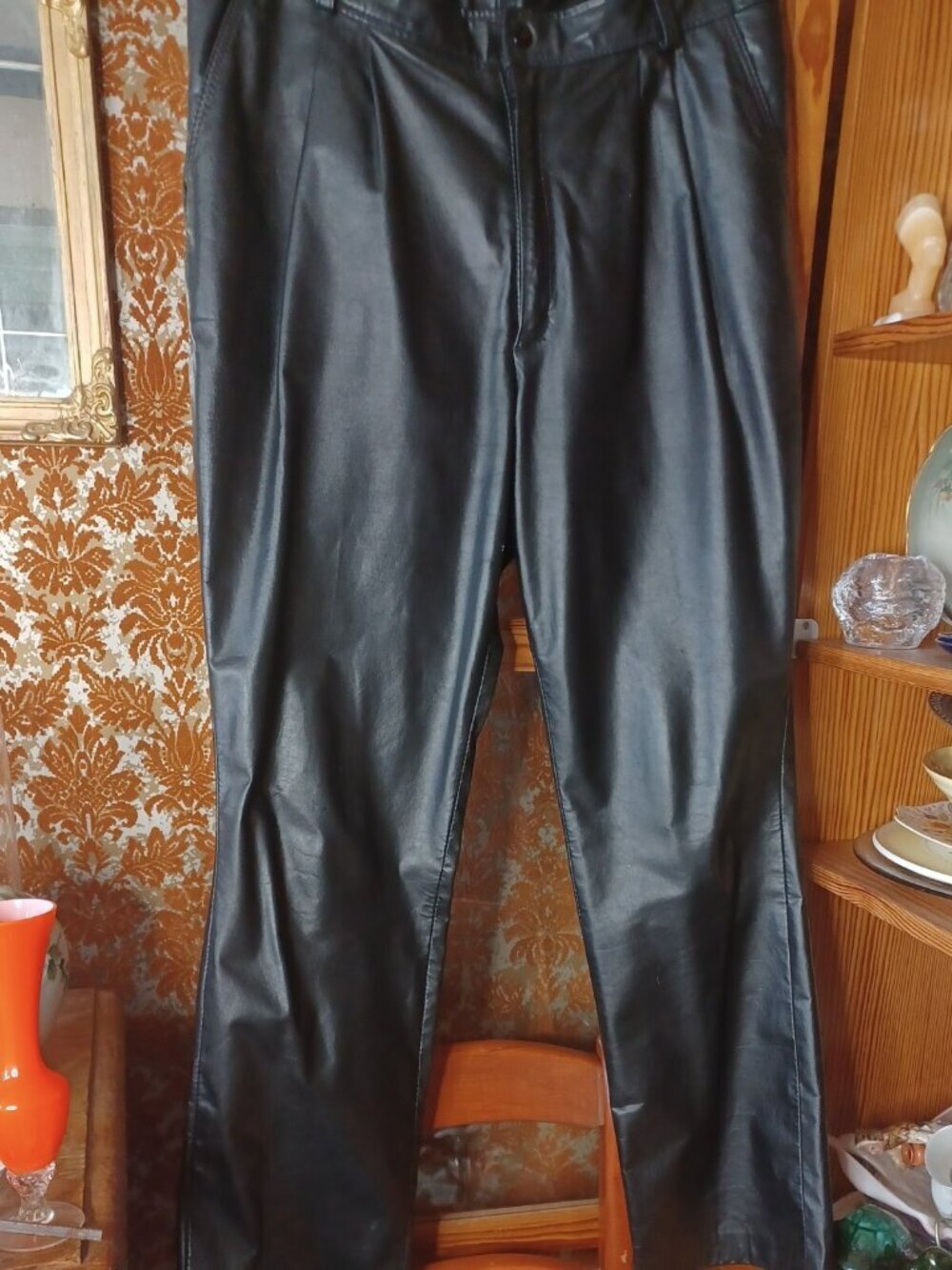 Vintage leather craft TorontoBlack Women's Pants Straight Leg With Pleats  Fromt